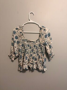 American Eagle Outfitters Cream Top with Blue Floral Print